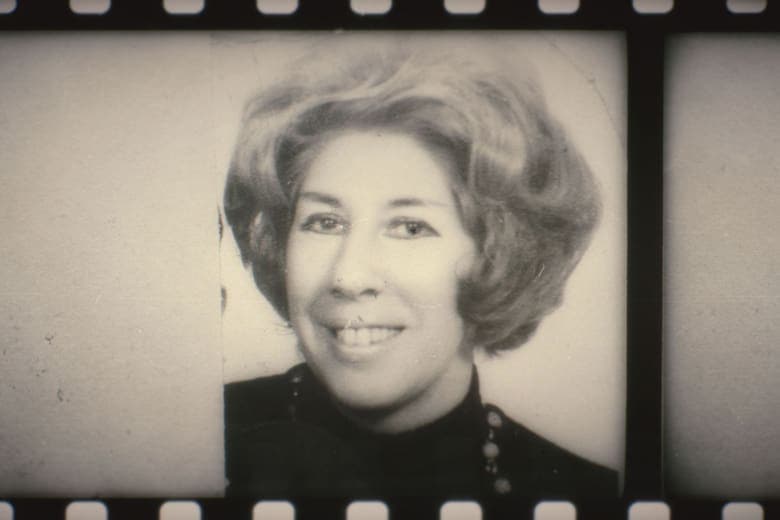 "Nos encontramos con un desafío. Había muy poco archivo, pocas fotos y material personal de Yiya de la época de los crímenes", señala Alejandro Hartmann, director de Yiya Murano, muerte a la hora del té
Prensa Netflix