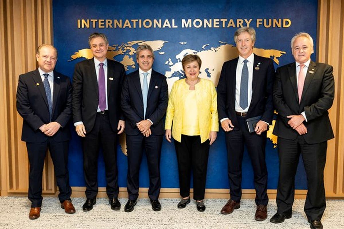 Caputo cosechó otra señal de apoyo del FMI en una reunión con Kristalina Georgieva en Washington