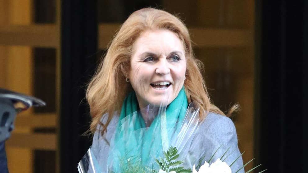 La prensa británica desvela los detalles del retiro espiritual de Sarah Ferguson en los Alpes: 2.300 euros la noche y spa privado